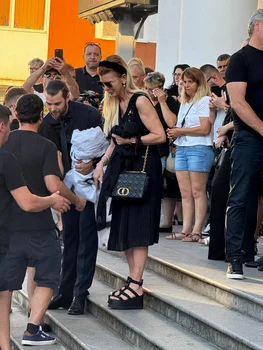 Anna, soția lui Mihai Leu, alături de fiul lor, Marco / Sursă foto: Click!