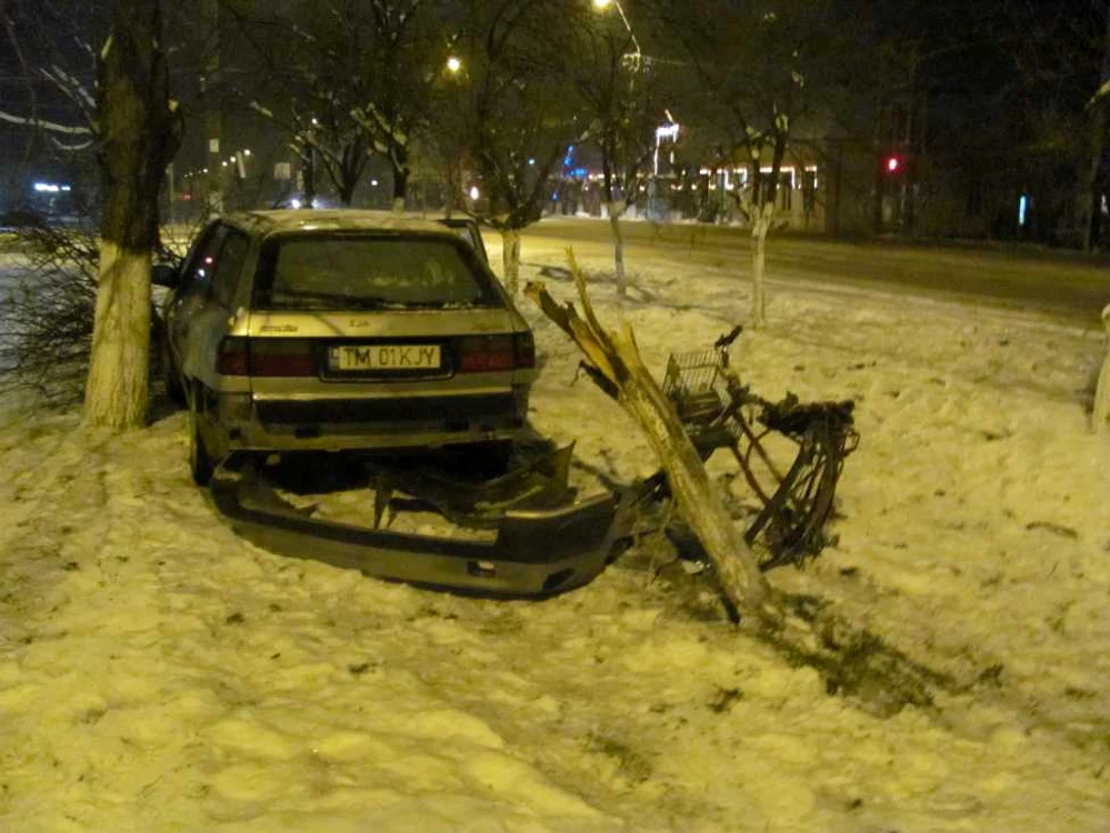 Biciclistul a ajuns în comă la spital