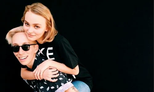 Lily Rose Depp (16 ani) a pozat alături de fotografa iO Tillett Wright jpeg