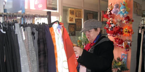 Reşiţa: Criza economică învecheşte garderoba