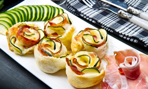 Trandafiri din dovlecei  Sursa foto shutterstock 340724174 jpg