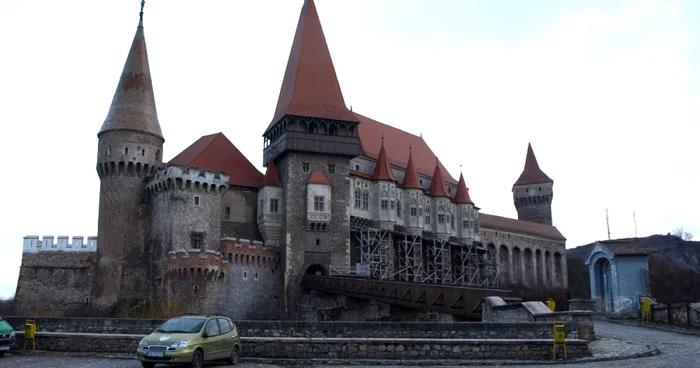 Castelul va fi înregistrat pe Strada Curtea Corvinilor. FOTO: Daniel Guţă. ADEVĂRUL.