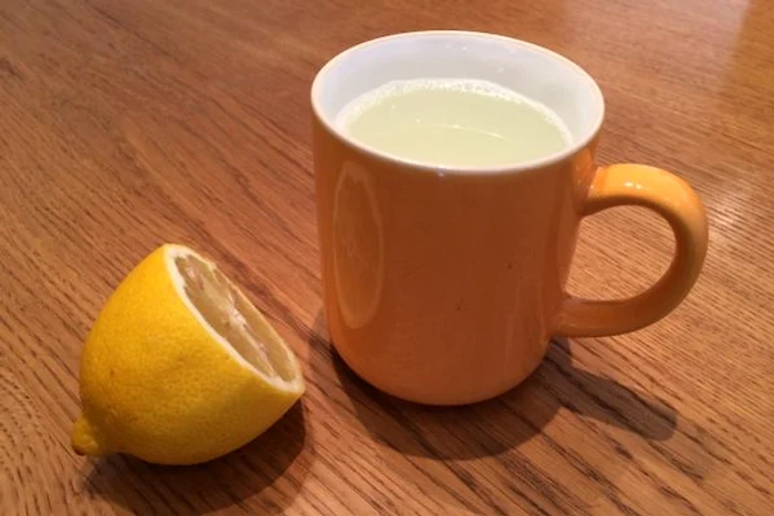 
    Vitamina C este de ajutor în menținerea sănătății pielii.www.clickpentrufemei.ro  