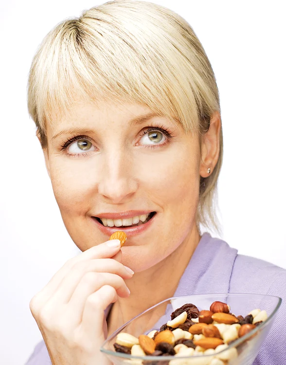 Fisticul poate fi consumat simplu sau poate fi adăugat la salate (Foto: Shutterstock)