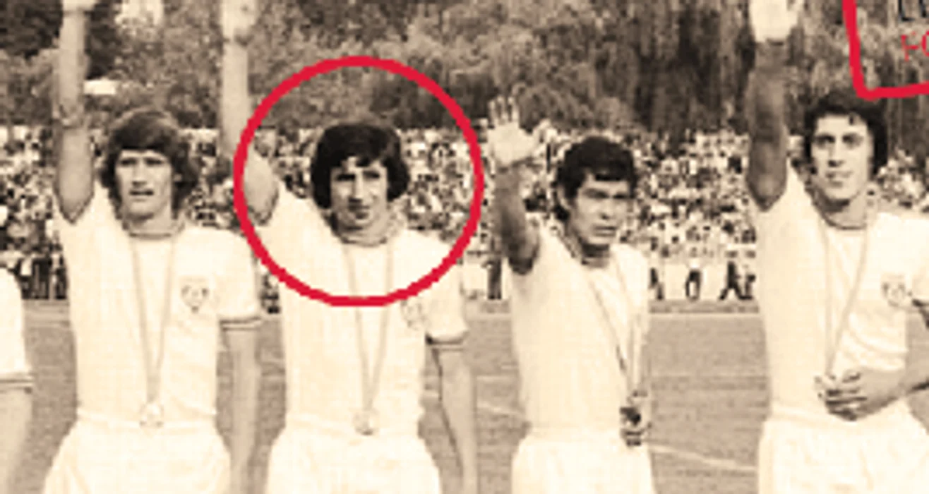 Dinu și Lucescu, în centru, pe când erau colegi  FOTO Arhiva foto