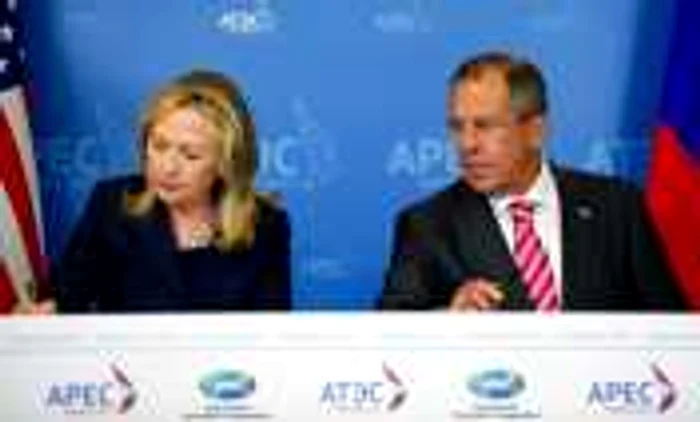 Secretarul de stat american Hillary Clinton şi ministrul de Externe al Rusiei
