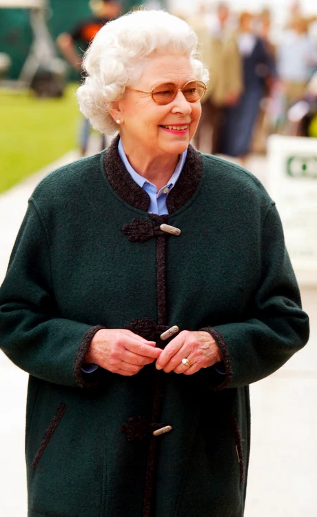 Regina Elisabeta a II-a folosea doar lac de unghii în nuanțe neutre (Foto: GettyImages)