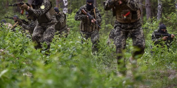 Razboi Ucraina Rusia  17 18 mai 2022 soldati ucrainieni antrenament langă Kiev  FOTO EPA-EFE 