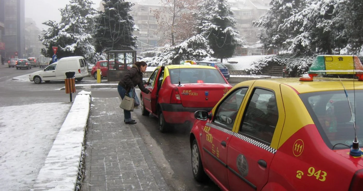 Clienţii nu se încumetă să mai urce des în taxiuri 