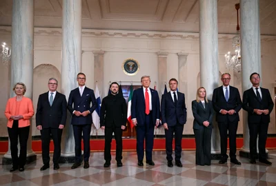 Poză de grup cu liderii europeni alături de Trump FOTO AFP