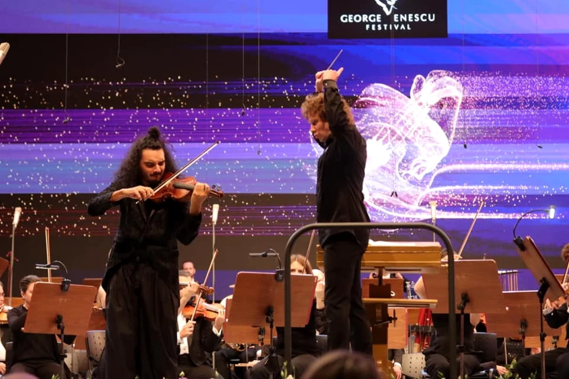 Nemanja Radulovič – vioară,  Santtu-Matias Rouvali – dirijor (Foto: Romeo Zaharia)