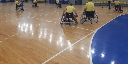 Lotul naţional de handbal în fotoliu rulant FOTO Ioan Buciumar