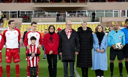 Prințesa Charlene și Prințul Albert la meciul caritabil 3 jpg