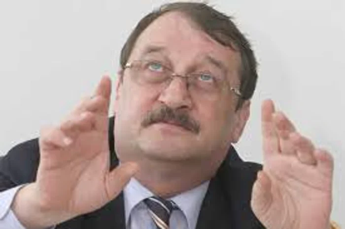 Mircea Băsescu s-a rugat la Dumnezeu ca să scape de închisoare în perioada Sărbătorilor