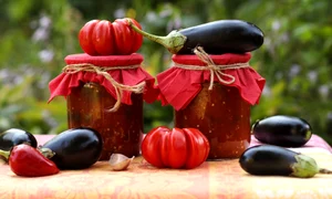 Zacusca de vinete  SUrsa foto shutterstock 1161589759 jpg