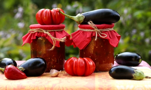 Zacusca de vinete  SUrsa foto shutterstock 1161589759 jpg