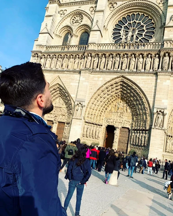 Remus Novac, soțul Olguțăi Berbec, a admirat catedrala Notre-Dame doar pe dinafară