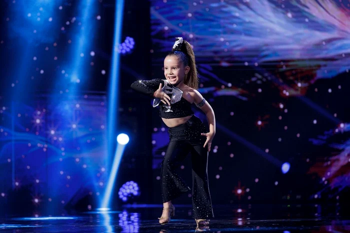 Eva Bușe are 6 ani și a avut o prestație inedită pe scena Românii au talent / Foto: PRO TV