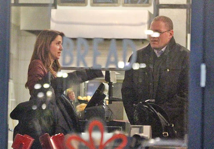 
    Cei doi au vizitat două dintre patiseriile familieiFoto: Mihai Ionescu  