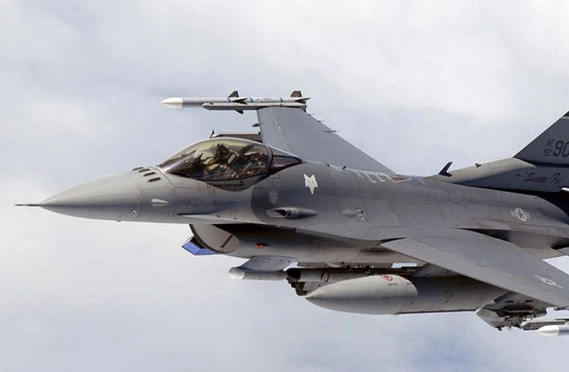 Avion F16