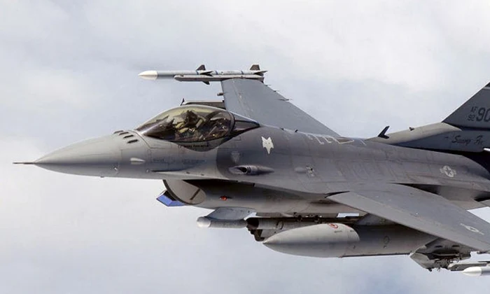 avion american F-16 foto us air force