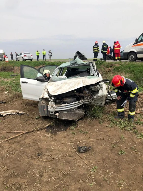 În accident au fost implicate patru autoturisme FOTO ISU Ialomiţa