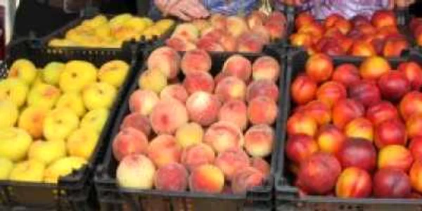 Investigaţie pe piaţa fructelor şi legumelor