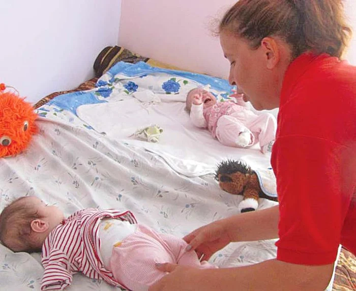 Micuţa a fost îngrijită de specialiştii de la Protecţia Copilului