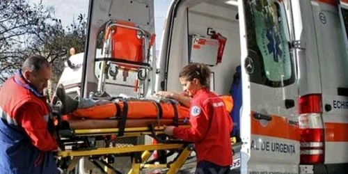 Tânărul a fost transportat la UPU cu Ambulanta