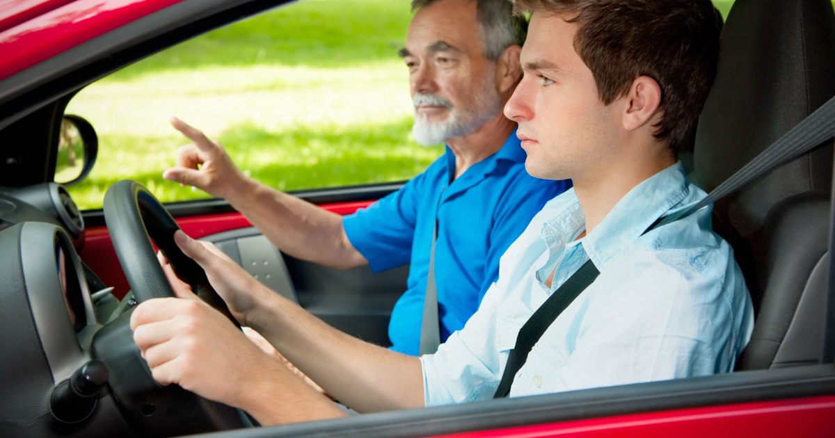 Șoferii începători nu vor mai putea conduce mașini puternice: autoturisme care se încadrează la recomandarea din proiectul de lege