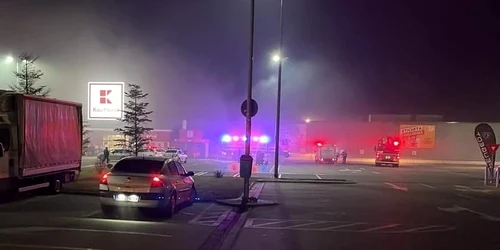 incendiu magazin kaufland steaua slatina   foto info trafic slatina (2) jpeg