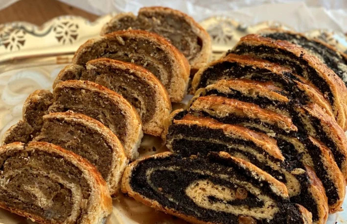 Baigli, cozonacul unguresc cu mac și cu nucă. Foto: B'Art of Cooking / Instagram