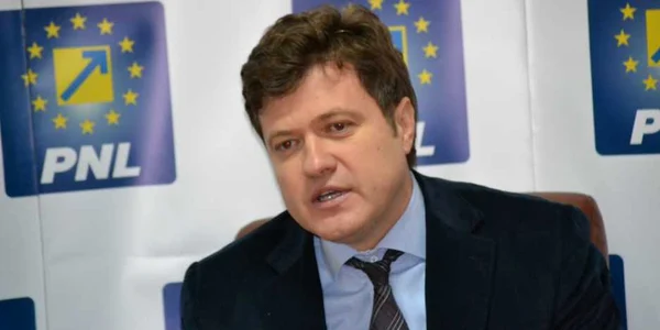 Dragoş Luchian crede că politicienii ar trebui să reglementeze situaţia finanţării cultelor şi ruptura de politică 