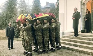 Osemintele lui Carol al II lea se odihnesc din 2003 în paraclisul familiei regale de la Curtea de Argeș jpeg