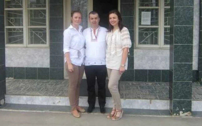 Angajaţii primăriei Luncaviţa promovează portul popular FOTO primăria Luncaviţa