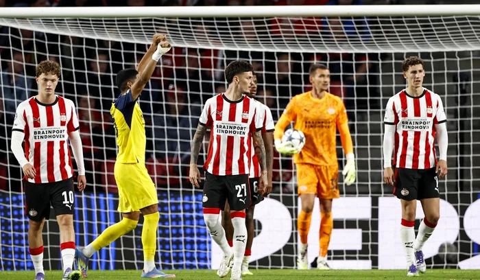 Dennis Man (centru) a debutat în Liga Campionilor pentru noua echipă (FOTO: EPA)