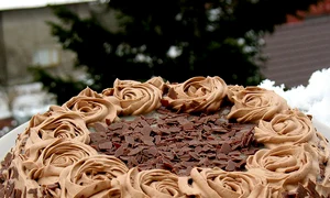 tort cu nuci si crema ganache jpeg