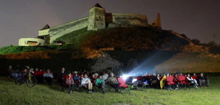 La Râşnov, filmele sunt proiectate lângă cetate