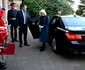Regina Camilla cu broșă din safir, GettyImages