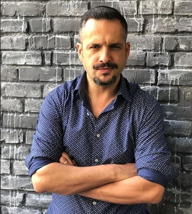 Mădălin Ionescu are deja emisiuni pe care le publică pe contul personal de Facebook 