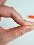 superglue_lipici_shutterstock 2466720111 jpg