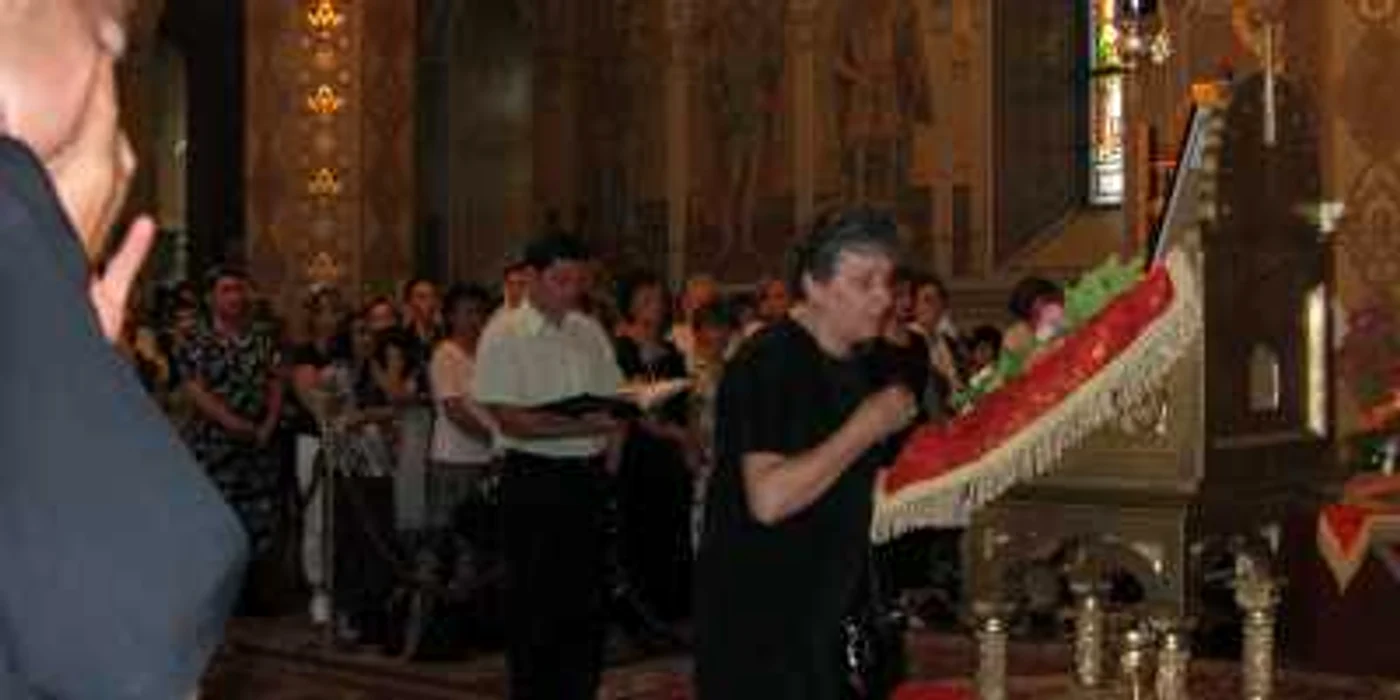 Târgovişte: Sărbătoare cu rugăciuni, dar şi cu petreceri