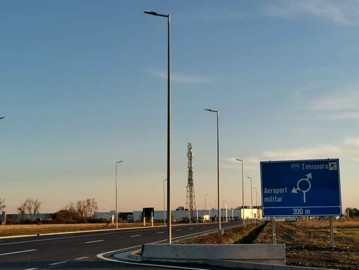 Drumul spre aeroportul militar de lângă Timişoara FOTO Ş.Both