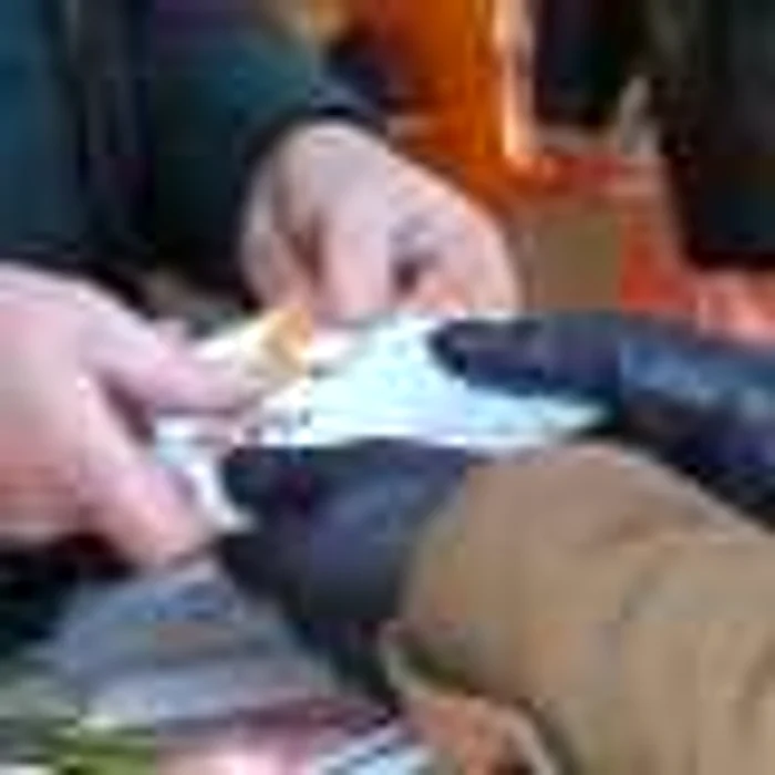 Cartelele telefonice sunt ţinta hoţului căutat de Poliţie 