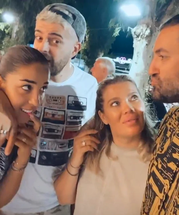 Speak și Ștefania i-au însoțit în Grecia pe Smiley și pe Gina