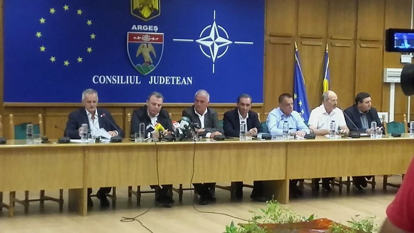 Ministrul Transporturilor, Lucian Şova, a făcut, vineri, o vizită în Argeş