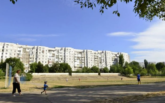 Stadionul de pe strada Alecu Russo, unde urmează să fie construit un complex sportiv nou