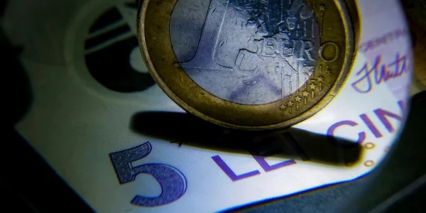 Bancnota bancnote moneda monede leu euro FOTO Shutterstock