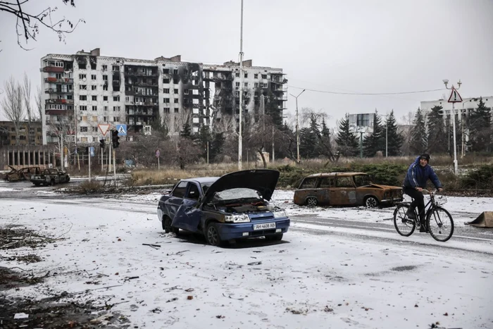 Rușii s-au infiltrat într-un alt oraș din prima linie din Donețk. Putin s-a lăudat cu cucerirea lui în conferința lui anuală