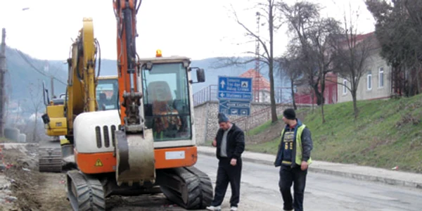 Mai mulţi primari au făcut plăţi în avans pentru lucrări inexistente